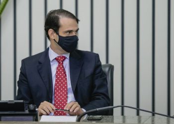 Salmito Filho é eleito para CPI do motim da PMCE na Assembleia
