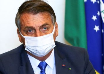 Bolsonaro pede que brasileiros ‘apaguem um ponto de luz em casa’ para economizar