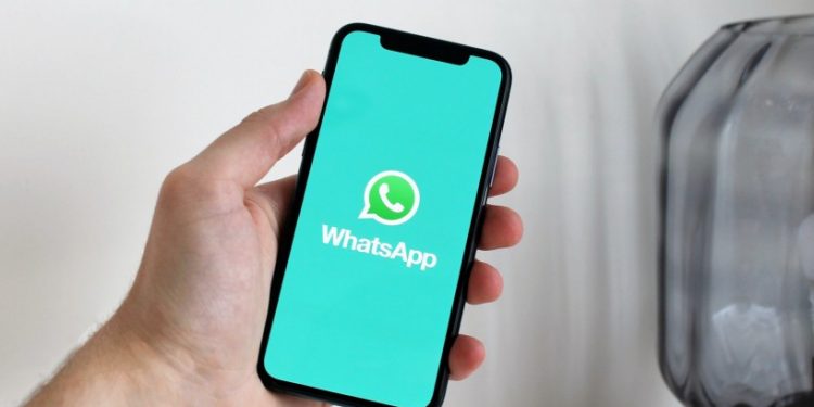 WhatsApp permitirá mover conversas de Android para iPhone em breve