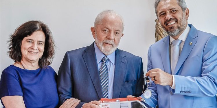Governo Federal entrega 33 novas ambulâncias do SAMU ao Ceará