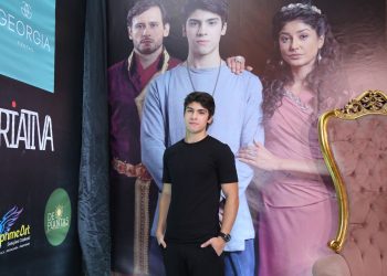 Uma noite digna da realeza! O elenco da Record TV se reuniu para assistir ao primeiro episódio da 10ª temporada da série “REIS – A Decadência”.