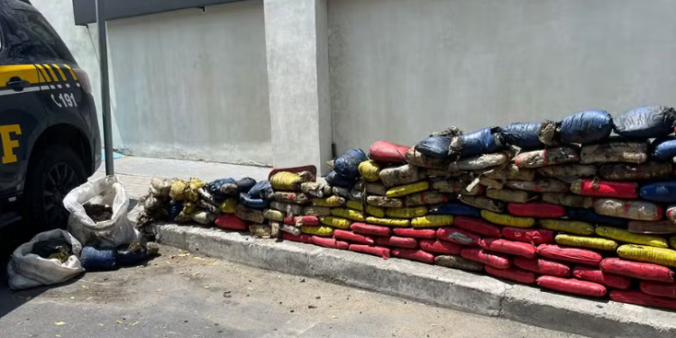 180 kg de droga escondidos em pneus são apreendidos em Sobral