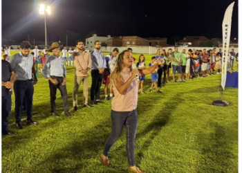 Prefeita Roberta anuncia retorno do Campeonato Aracatiense de Futebol após mais de uma década