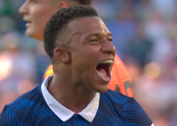 França vence o Paraguai com gol de Mbappé, supera tensão em campo e garante vaga nas quartas de final