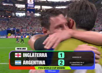 Argentina vence Inglaterra de virada e garante vaga na final da Copa do Mundo pela segunda vez consecutiva