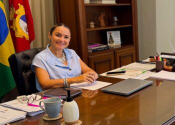 Prefeita Roberta lança edital de concurso público com 347 vagas para professores da rede municipal de Aracati