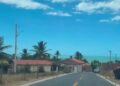 Prefeitura de Aracati amplia infraestrutura e garante acesso asfaltado à Praia de Lagoa do Mato