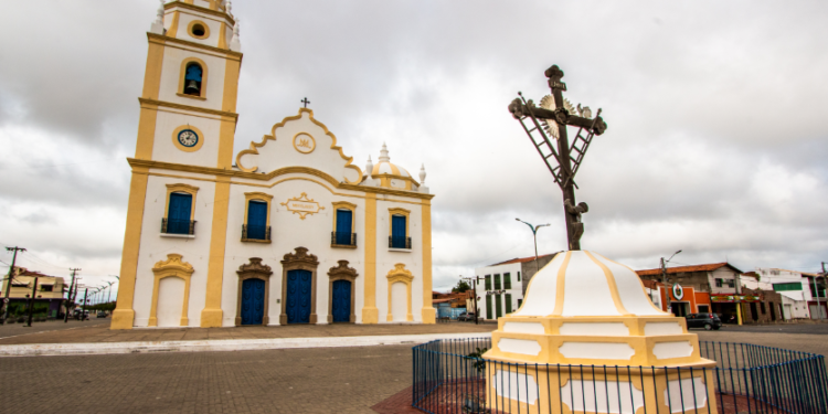 Aracati celebra Nossa Senhora do Rosário nesta quarta-feira (7), com feriado municipal e festejos até o dia 17